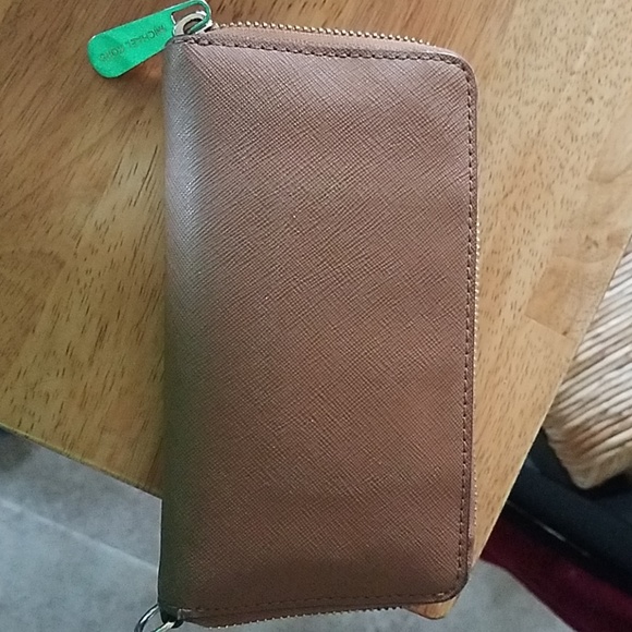 Michael Kors wallet - Picture 4 of 5
